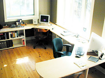 Full desk arrangement